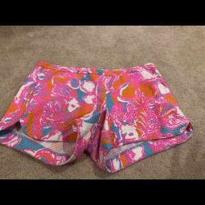 SIZE 6 LILLY PULITZER TEXTURED SHORTS